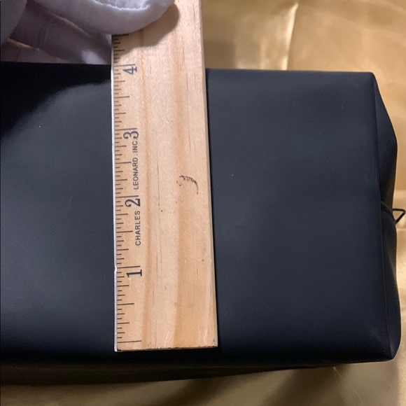 Dior Black Leather Toiletry Bag Minimalist Design - Picture 4 of 6